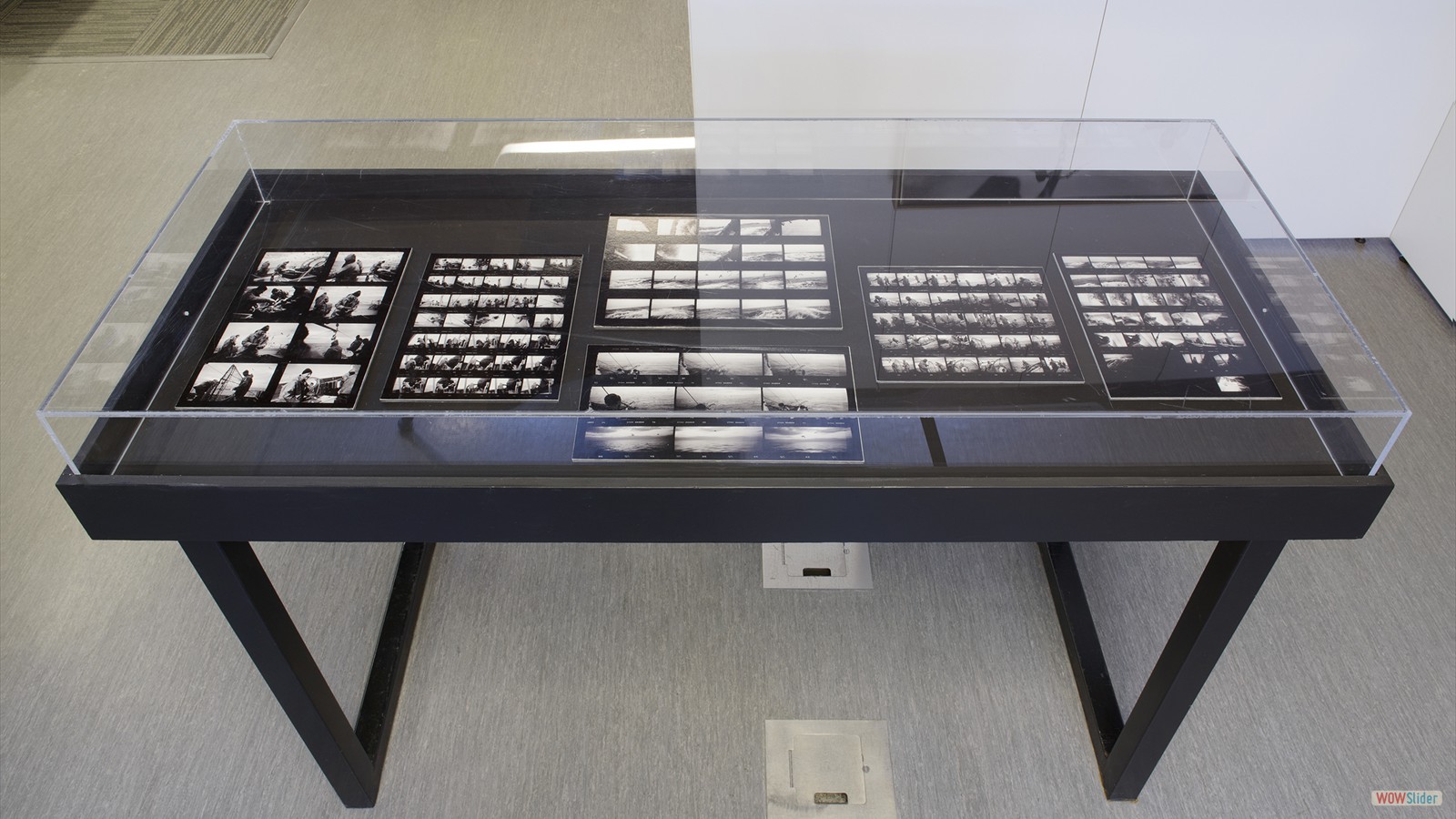 Planches contact, de la série Le Naufrage (2010-2016) Charles-Frédérick Ouellet, crédit : Paul Cimon